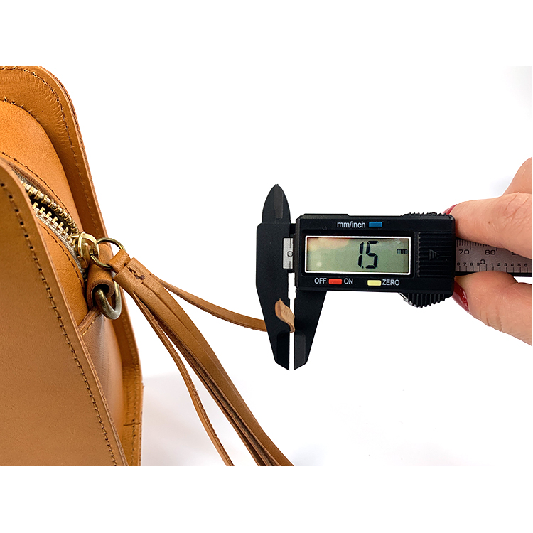 フリンジ 厚み レザー