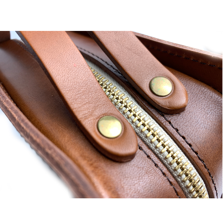 極厚レザー リベット アンティーク ゴールド