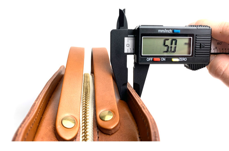 革の厚み ちでわい